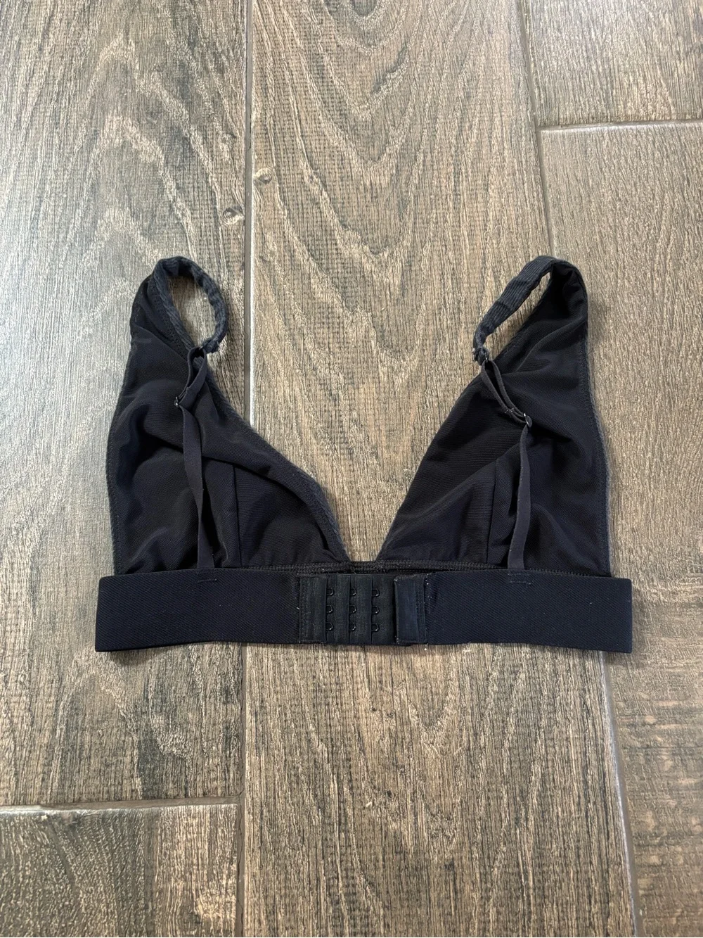 SKIMS / COTTON RIB PLUNGE BRALETTE
Soot - Picture 6 of 6
